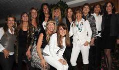 Foto de la galería: Cristina Laszeski, con amigas