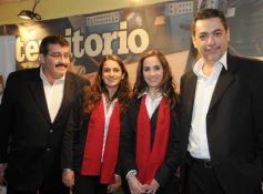 Foto de la galería: Jueves día y noche