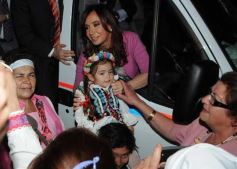 Foto de la galería: Jueves día y noche