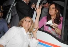 Foto de la galería: Jueves día y noche