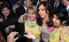 Foto de la galería: Jueves día y noche