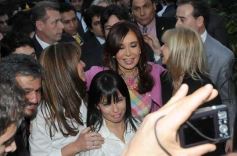 Foto de la galería: Jueves día y noche