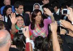 Foto de la galería: Jueves día y noche