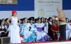 Foto de la galería: Jueves día y noche