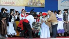 Foto de la galería: Jueves día y noche