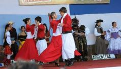 Foto de la galería: Jueves día y noche