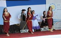 Foto de la galería: Jueves día y noche