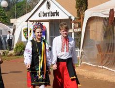 Foto de la galería: Jueves día y noche