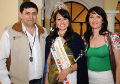 Foto de la galería: Jueves día y noche