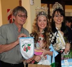 Foto de la galería: Jueves día y noche