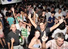 Sixto Fotografías. Sociedad. Mentecato - El Territorio,  Despedida y Brindis del año con Amigos