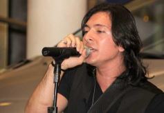 Sixto Fotografías. Sociedad. Posadas Plaza Shopping - UNNO-Tributo a U2