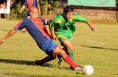 Sixto Fotografías. Deportes. Liga Posadeña A - La Picada 1 - Tigre 1