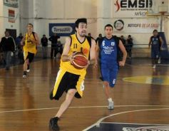 Sixto Fotografías. Deportes. Torneo Provincial - Semi final- Racing 61-Siglo 21 66