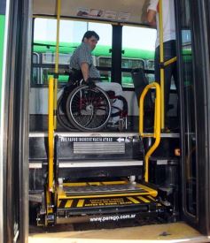 Foto de la galería: Tipoka S.A., presenta unidades con rampas para discapasitados