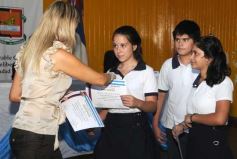 Foto de la galería: Entrega de diplomas a los abanderados y sus escoltas de las escuelas primarias de Posadas