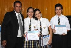 Foto de la galería: Entrega de diplomas a los abanderados y sus escoltas de las escuelas primarias de Posadas
