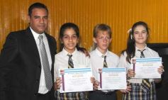 Foto de la galería: Entrega de diplomas a los abanderados y sus escoltas de las escuelas primarias de Posadas