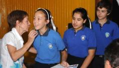 Foto de la galería: Entrega de diplomas a los abanderados y sus escoltas de las escuelas primarias de Posadas