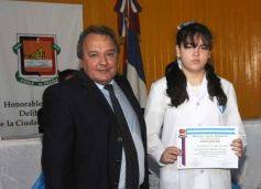 Foto de la galería: Entrega de diplomas a los abanderados y sus escoltas de las escuelas primarias de Posadas