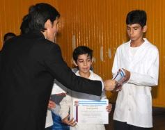 Foto de la galería: Entrega de diplomas a los abanderados y sus escoltas de las escuelas primarias de Posadas