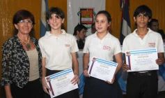 Foto de la galería: Entrega de diplomas a los abanderados y sus escoltas de las escuelas primarias de Posadas