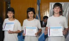 Foto de la galería: Entrega de diplomas a los abanderados y sus escoltas de las escuelas primarias de Posadas