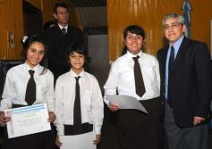 Foto de la galería: Entrega de diplomas a los abanderados y sus escoltas de las escuelas primarias de Posadas