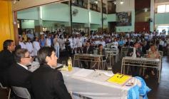 Foto de la galería: Entrega de diplomas a los abanderados y sus escoltas de las escuelas primarias de Posadas