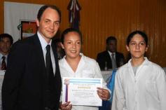 Foto de la galería: Entrega de diplomas a los abanderados y sus escoltas de las escuelas primarias de Posadas