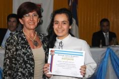 Foto de la galería: Entrega de diplomas a los abanderados y sus escoltas de las escuelas primarias de Posadas