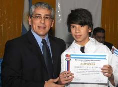 Foto de la galería: Entrega de diplomas a los abanderados y sus escoltas de las escuelas primarias de Posadas