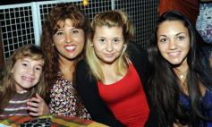 Foto de la galería: Inaguración temporada de pileta 2011 del Club Crucero del Norte