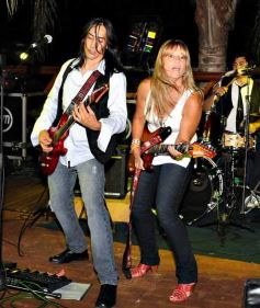 Foto de la galería: Inaguración temporada de pileta 2011 del Club Crucero del Norte