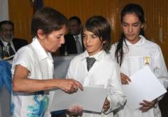 Sixto Fotografías. Sociedad. Educación - Entrega de diplomas a los abanderados y sus escoltas de las escuelas primarias de Posadas