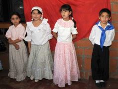Foto de la galería: Escuela Nro. 3 de Posadas, acto fin de clases
