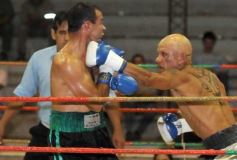 Sixto Fotografías. Deportes. Asociación Posadeña de Boxeo - Kojak Ríos vs. La Mula Fuchs, en el Brown