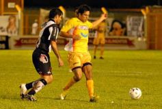 Sixto Fotografías. Deportes. Torneo Federal A - Crucero 0-Central Córdoba 0