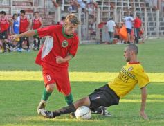 Sixto Fotografías. Deportes. Liga Posadeña A - Garupá P.1-Brown 3