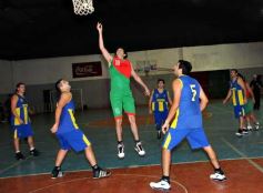 Sixto Fotografías. Deportes. Torneo Apertura - Brown 51-Mitre 87