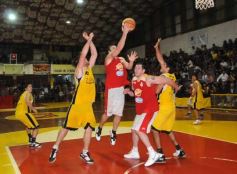 Sixto Fotografías. Deportes. Torneo Provincial - 1er.Juego-Tokio 65-Tirica 68