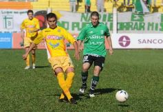 Sixto Fotografías. Deportes. Torneo Federal A - Crucero 0-Sp. Belgrano 0