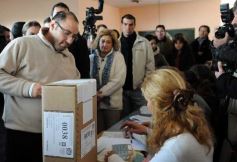 Sixto Fotografías. Sociedad. Elecciones - Jornada electoral en Posadas