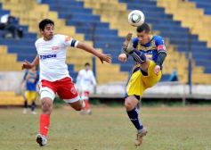 Sixto Fotografías. Deportes. Liga Posadeña A - Mitre 0-Huracan 0