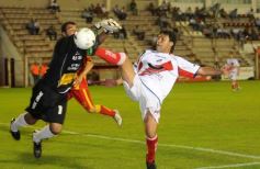 Sixto Fotografías. Deportes. Amistosos - Guaraní 2-Boca Unidos 2