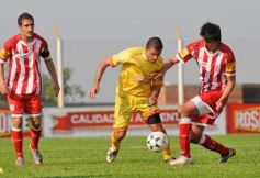 Sixto Fotografías. Deportes. Torneo Federal A - Crucero del Norte 1-San Martín de Tucumán 0