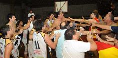 Foto de la galería: Tokio 78 - Talleres de Tucumán 77. Final con incidentes!!!
