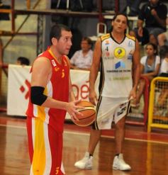 Foto de la galería: Tokio 78 - Talleres de Tucumán 77. Final con incidentes!!!