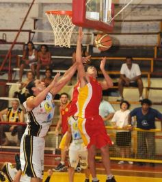 Foto de la galería: Tokio 78 - Talleres de Tucumán 77. Final con incidentes!!!