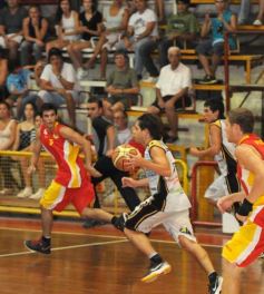 Foto de la galería: Tokio 78 - Talleres de Tucumán 77. Final con incidentes!!!